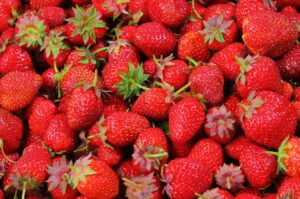 strawberries-berries-fruit-freshness-46174-46174.jpg